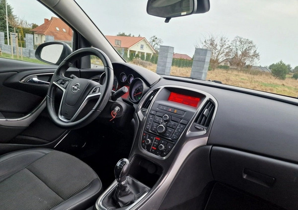 Opel Astra cena 27800 przebieg: 159450, rok produkcji 2010 z Leszno małe 277